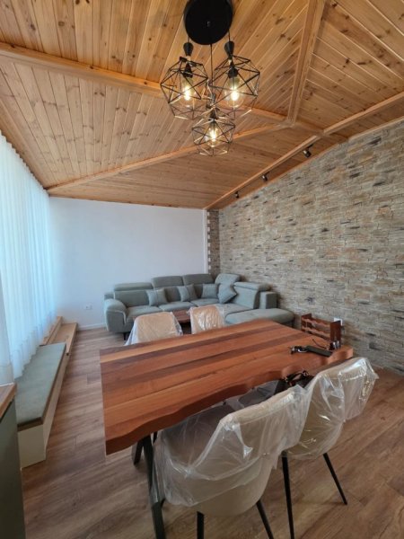 JEPET ME QERA DUPLEX 2+1+POST ,NE SHKOZE