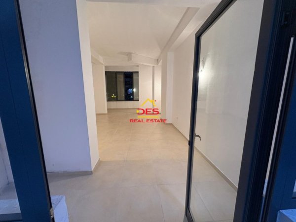 Vlore, jepet me qera ambjent biznesi Kati 2, 55 m² 400 € (Rruga Sadik Zotaj)