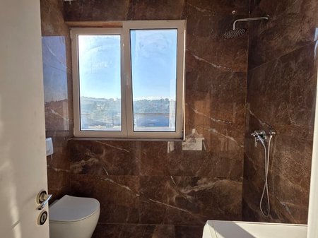 Tirane, jepet me qera apartament duplex 2+1 Kati 8, 130 m² 700 € 