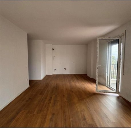 Tirane, jepet me qera zyre Kati 2, 105 m² 600 € (DON BOSKO)