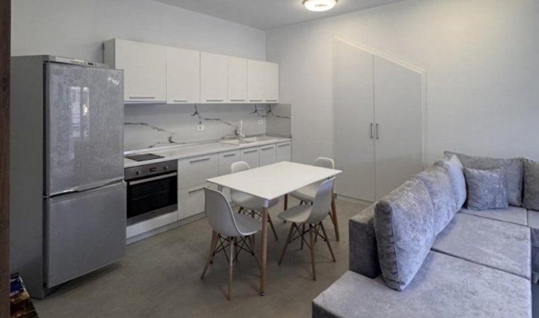 Tirane, jepet me qera apartament 2+1+Ballkon Kati 3, 80 m² 800 € (Kodra e Diellit)