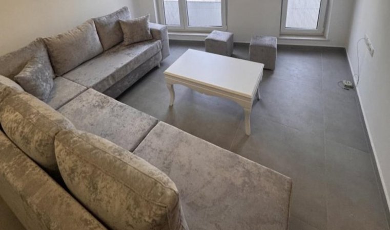 Tirane, jepet me qera apartament 2+1+Ballkon Kati 3, 80 m² 800 € (Kodra e Diellit)