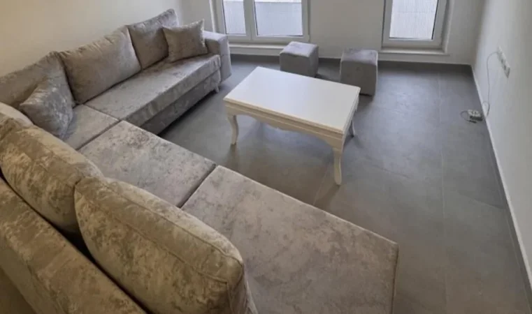 Tirane, jepet me qera apartament 2+1+Ballkon Kati 3, 80 m² 800 € (Kodra e Diellit)