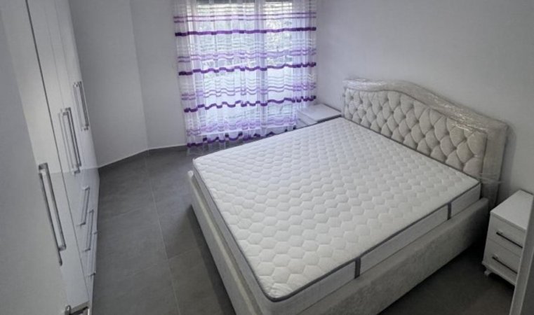 Tirane, jepet me qera apartament 2+1+Ballkon Kati 3, 80 m² 800 € (Kodra e Diellit)
