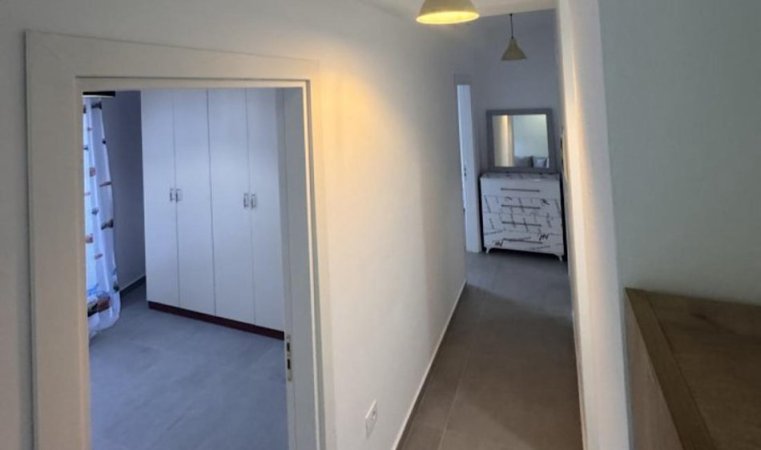 Tirane, jepet me qera apartament 2+1+Ballkon Kati 3, 80 m² 800 € (Kodra e Diellit)