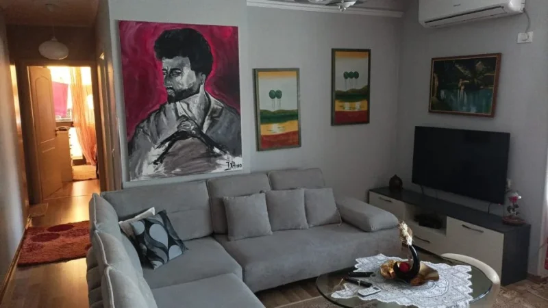 Tirane, jepet me qera apartament 2+1 Kati 7, 80 m² 700 € (fusha aviacionit)