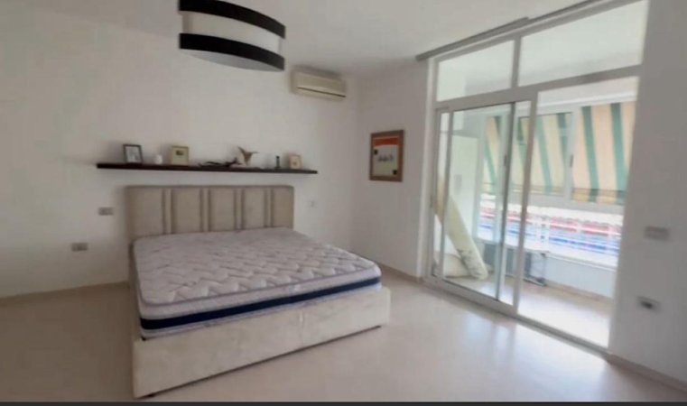 Tirane, jepet me qera apartament 2+1+Ballkon Kati 7, 130 m² 800 € (KIKA 1)