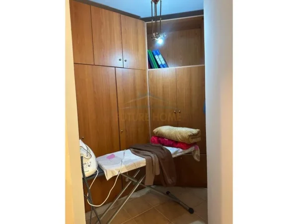 Tirane, shitet apartament 2+1+Aneks+Ballkon Kati 5, 105 m² 250.000 € (STACIONI TRENIT)