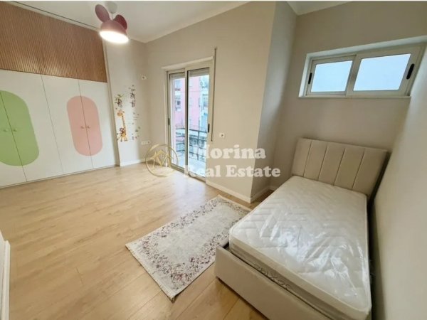 Tirane, jepet me qera apartament 2+1 Kati 3, 85 m² 750 € (Komuna e Parisit)