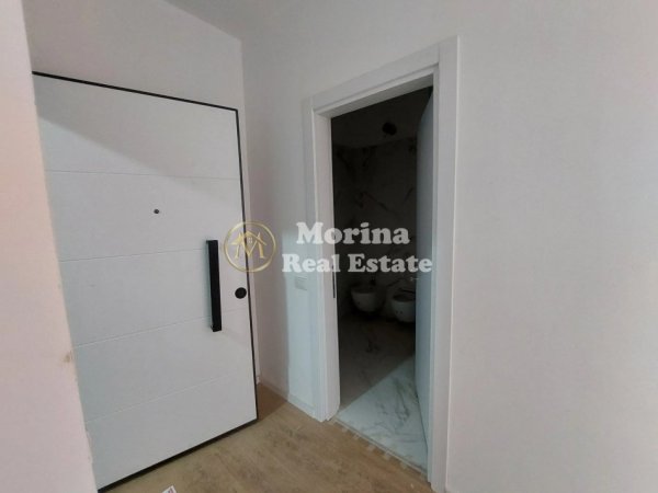 Tirane, jepet me qera ambjent biznesi Kati 8, 125 m² 600 € (Univers City)