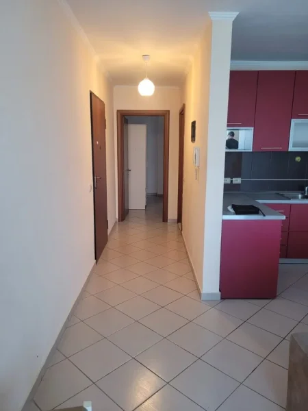 Tirane, shitet apartament 1+1 Kati 2, 70 m² 167.000 € (Rruga Robert Shvarc)