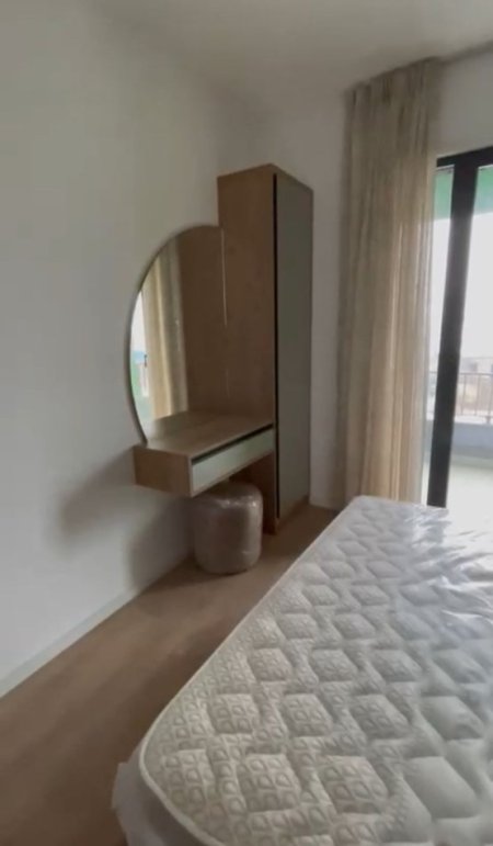 Tirane, jepet me qera apartament 1+1+Ballkon Kati 3, 65 m² 500 € (Rruga 5 Maj (Pallat i vitit 2025))