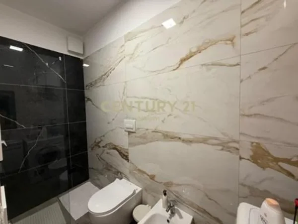 Tirane, jepet me qera apartament 2+1+Aneks+Ballkon Kati 2, 120 m² 1.500 € (Neom128927)