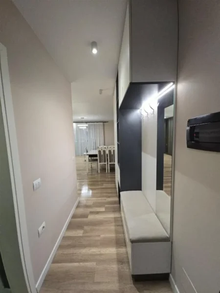 Tirane, jepet me qera apartament 2+1 Kati 1, 98 m² 600 € (Rruga Thoma Koxhaj)