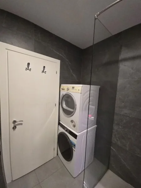 Tirane, jepet me qera apartament 2+1 Kati 1, 98 m² 600 € (Rruga Thoma Koxhaj)