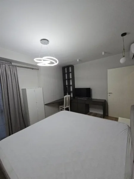 Tirane, jepet me qera apartament 2+1 Kati 1, 98 m² 600 € (Rruga Thoma Koxhaj)