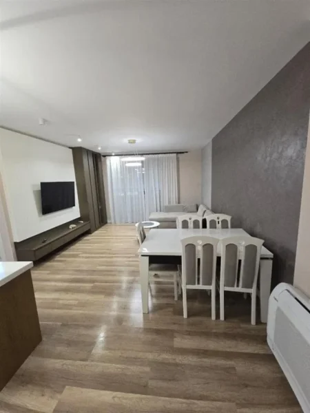 Tirane, jepet me qera apartament 2+1 Kati 1, 98 m² 600 € (Rruga Thoma Koxhaj)