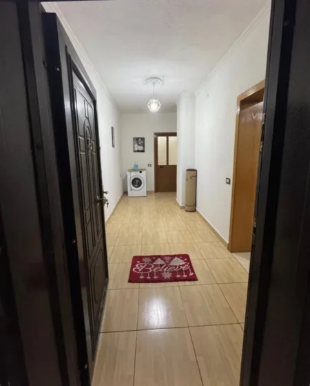 Tirane, jepet me qera shtepi 2+1+Ballkon Kati 2, 125 m² 450 € (Brryli , prane disko venue)