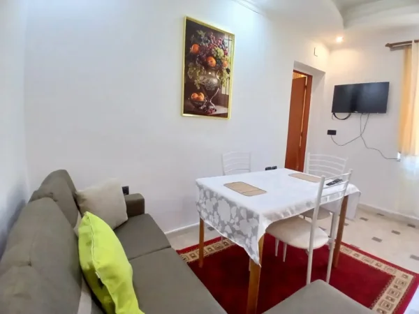 Tirane, jepet me qera apartament 1+1+Ballkon Kati 5, 65 m² 500 € 