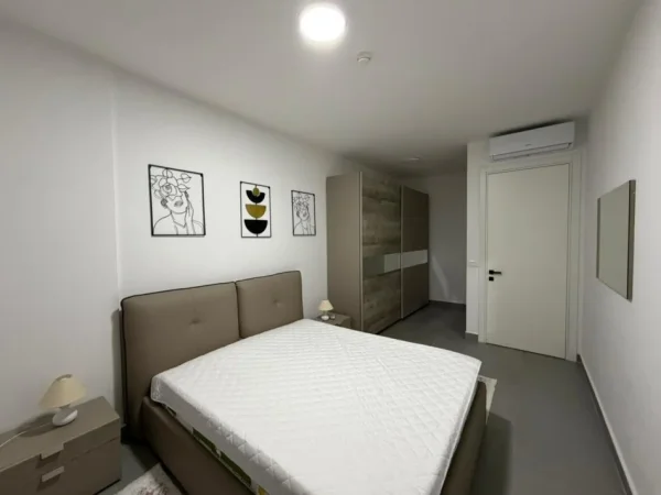 Tirane, jepet me qera apartament 2+1 Kati 3, 180 m² 1.200 € (Liqeni i Thate.)