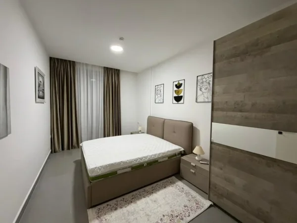 Tirane, jepet me qera apartament 2+1 Kati 3, 180 m² 1.200 € (Liqeni i Thate.)