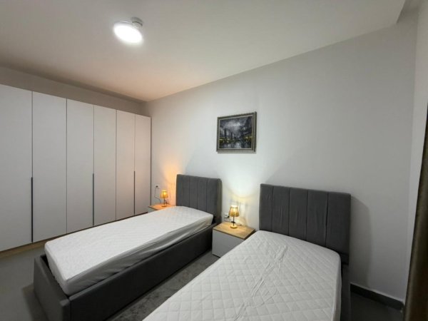 Tirane, jepet me qera apartament 2+1 Kati 3, 180 m² 1.200 € (Liqeni i Thate.)