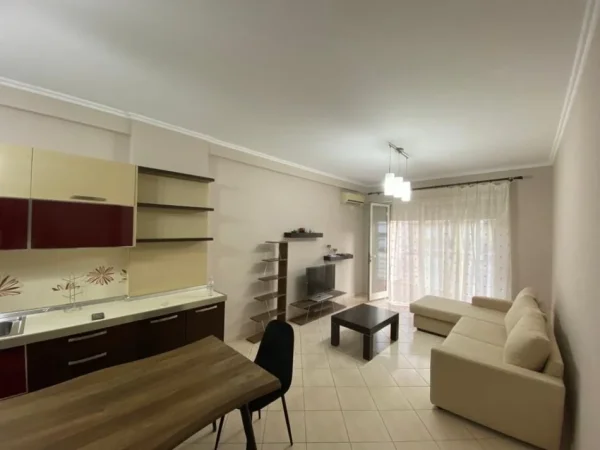 Tirane, jepet me qera apartament 1+1 Kati 10, 70 m² 500 € (Vizion Plus)