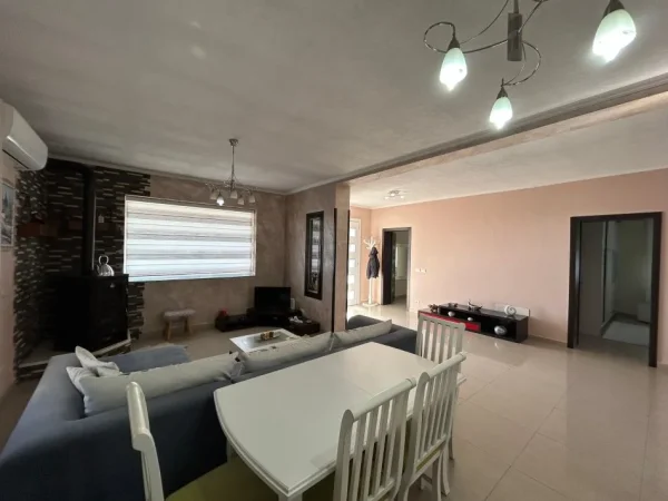 Durres, jepet me qera apartament 3+1+Ballkon Kati 3, 147 m² 400 € 