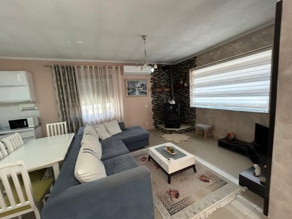 Durres, jepet me qera apartament 3+1+Ballkon Kati 3, 147 m² 400 € 