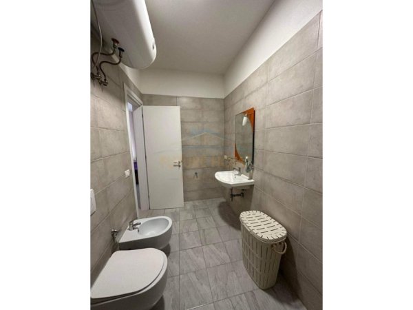 Tirane, jepet me qera apartament 2+1+Parkim Kati 3, 107 m² 670 € (Green City , Unaza e Re)