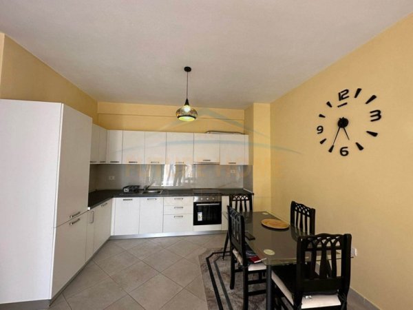 Tirane, jepet me qera apartament 2+1+Parkim Kati 3, 107 m² 670 € (Green City , Unaza e Re)