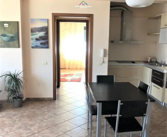 Tirane, jepet me qera apartament 1+1 Kati 9, 80 m² 600 € (Bllok)