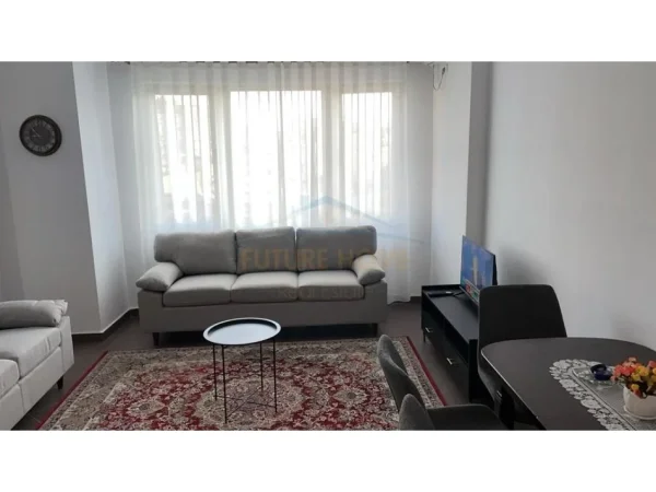Tirane, jepet me qera apartament 1+1+Ballkon Kati 7, 60 m² 500 € (Rruga Mine Peza)