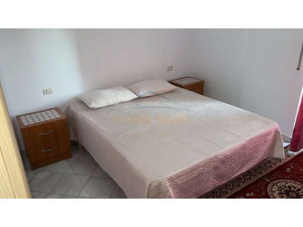 Tirane, jepet me qera apartament 1+1+Ballkon Kati 7, 60 m² 500 € (Rruga Mine Peza)