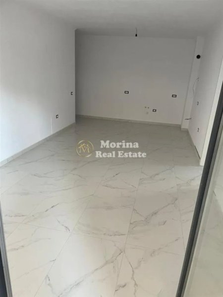 Tirane, jepet me qera ambjent biznesi Kati 1, 115 m² 500 € (Kamez)