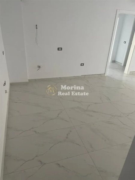 Tirane, jepet me qera ambjent biznesi Kati 1, 115 m² 500 € (Kamez)