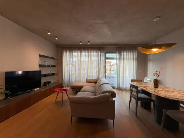 Tirane, jepet me qera 3+1 , 117 m² 1.400 € (Stadiumi Dinamo)