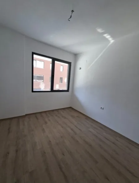 TIRANE SHITET APARTAMENT 2+1+2  185.000 € (PALLATI I BRIGADAVE)