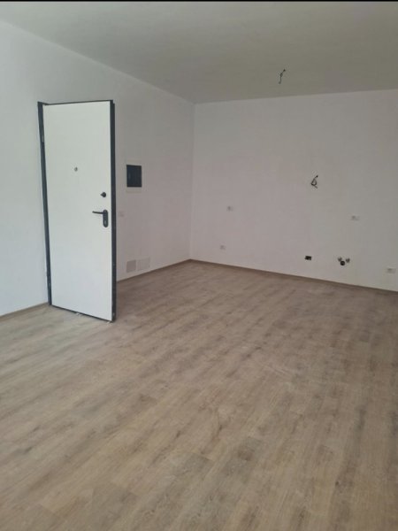 TIRANE SHITET APARTAMENT 2+1+2  185.000 € (PALLATI I BRIGADAVE)