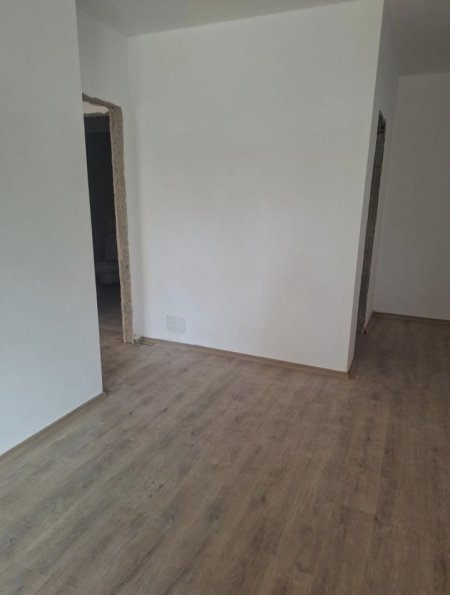 TIRANE SHITET APARTAMENT 2+1+2  185.000 € (PALLATI I BRIGADAVE)