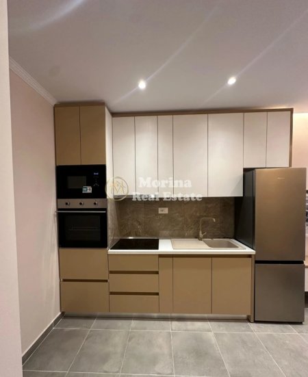 Tirane, jepet me qera apartament 2+1 Kati 3, 84 m² 700 € (Medreseja)