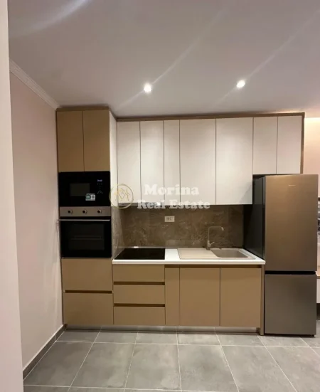 Tirane, jepet me qera apartament 2+1 Kati 3, 84 m² 700 € (Medreseja)