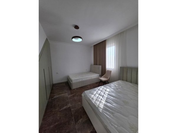 Tirane, jepet me qera apartament duplex Dublex Kati 8, 109 m² 700 € (Shkoze)