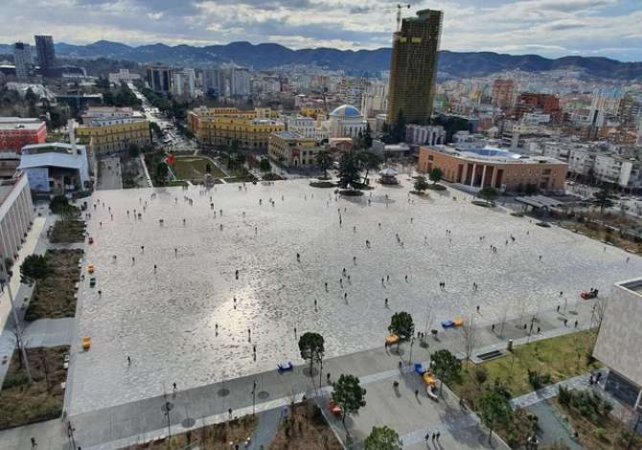 Tirane, jepet me qera ambjent biznesi , 91 m² (Qendër)