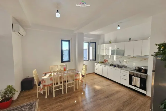 Tirane, jepet me qera apartament 2+1 Kati 8, 100 m² 700 € (Rruga Xhanfize Keko)