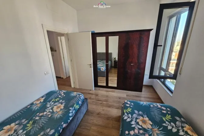 Tirane, jepet me qera apartament 2+1 Kati 8, 100 m² 700 € (Rruga Xhanfize Keko)