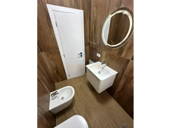 Durres, shitet Vile 2+1 Kati 3, 368 m² 550.000 € 