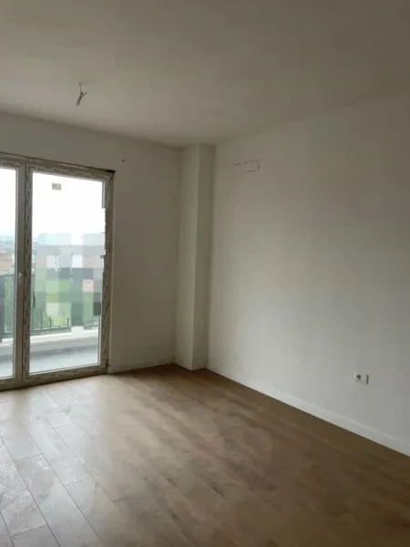 Tirane, jepet me qera apartament 1+1 Kati 7, 65 m² 370 € (Rruga Gryka e Kacanikut)