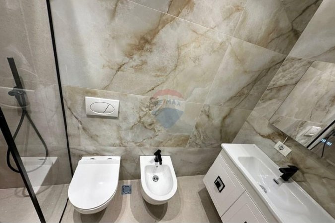 Tirane, shitet apartament 1+1 Kati 3, 48 m² 128.000 € (Rruga Muhamet Gjollesha, 21 Dhjetori, Tiranë)