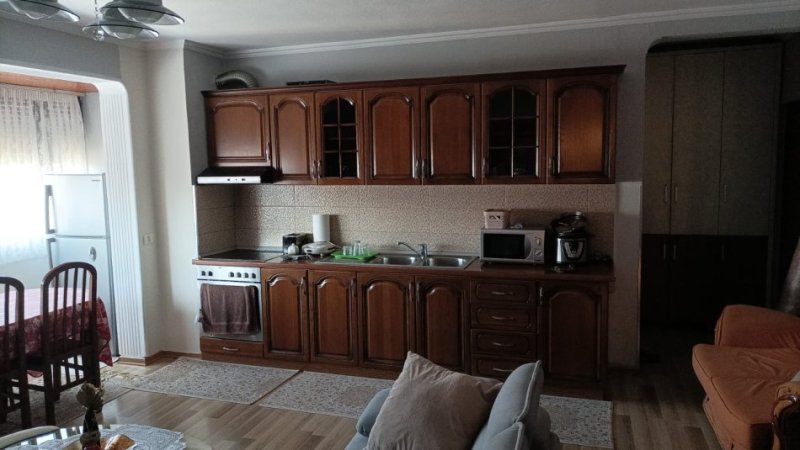 Tirane, jepet me qera apartament 2+1 Kati 7, 80 m² 700 € 